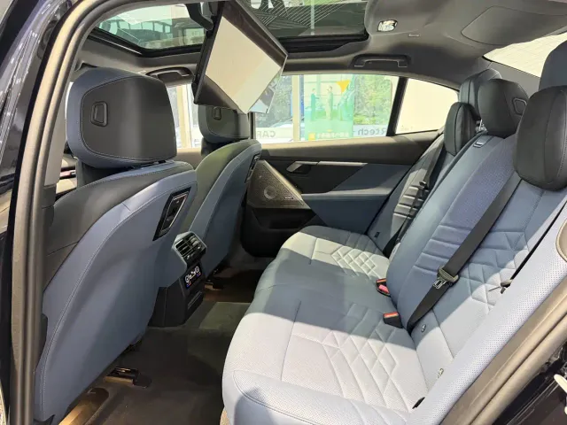 BMW 5 Series — Фото автомобиля 18