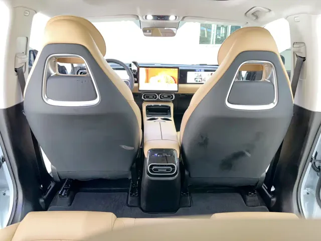 Leapmotor C11 — Фото автомобиля 14