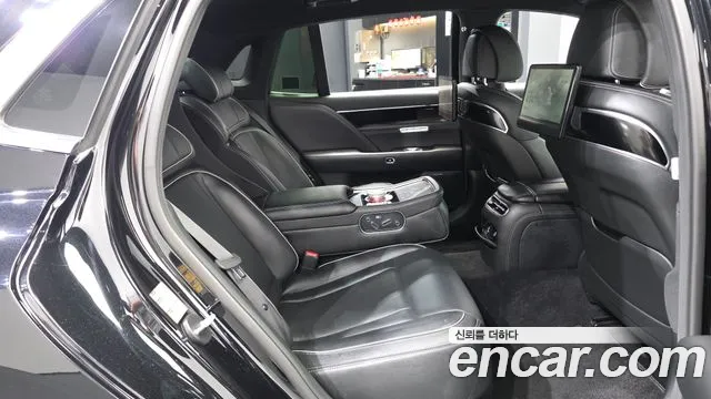 Genesis G90 Бензин 3.5 турбо AWD — Фото автомобиля 12
