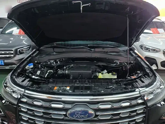 Ford Explorer — Фото автомобиля 19