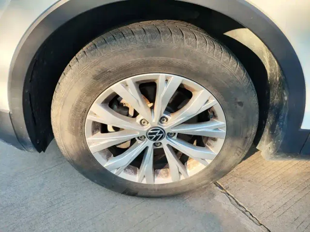 Volkswagen Tiguan L — Фото автомобиля 24