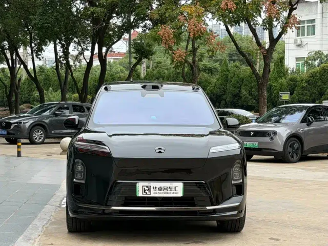 Nio ES8 — Фото автомобиля 2