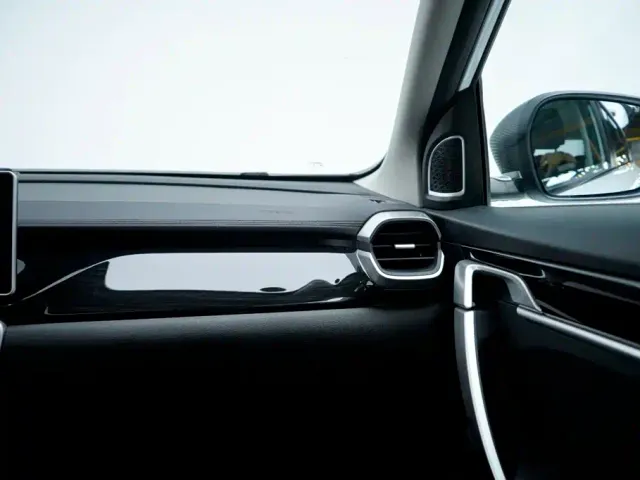 Geely Binyue — Фото автомобиля 17