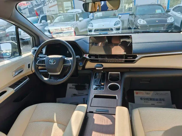 Toyota Granvia — Фото автомобиля 19