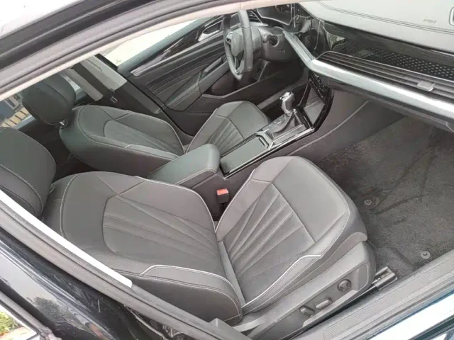 Volkswagen Passat — Фото автомобиля 24