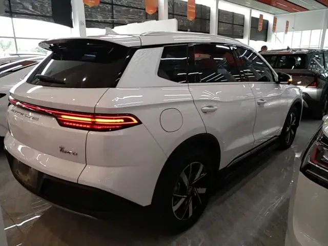 BYD Song Pro — Фото автомобиля 6