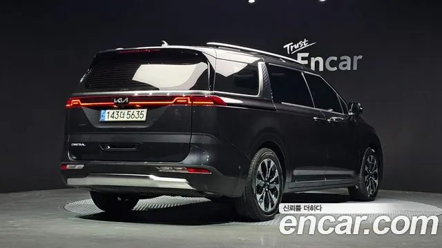 Kia Carnival Generation 4 — Фото автомобиля 2