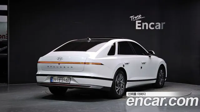 Фотография автомобиля — Hyundai Grandeur Grandeur (GN7) 3.5 LPG 2WD