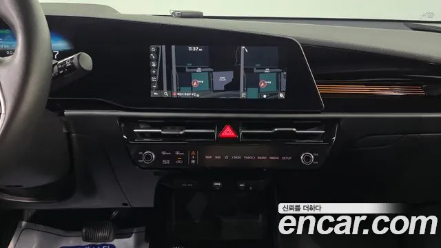 Kia Niro — Фото автомобиля 23