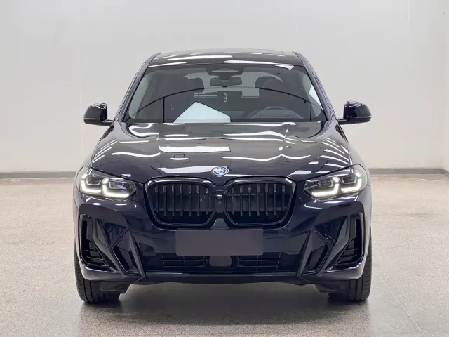 BMW iX3 — Фото автомобиля 2
