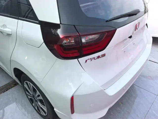 Honda Fit — Фото автомобиля 4