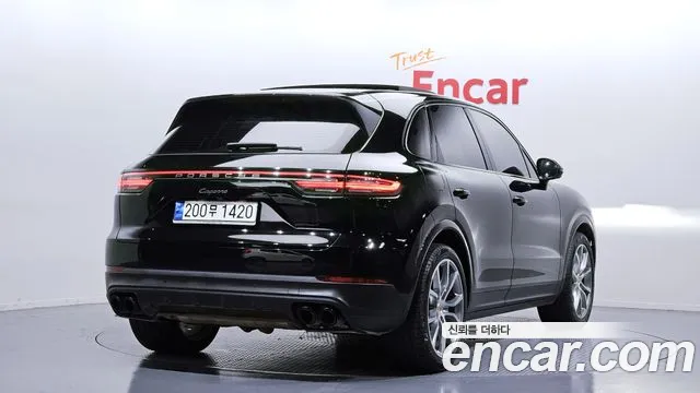 Porsche Cayenne — Фото автомобиля 2