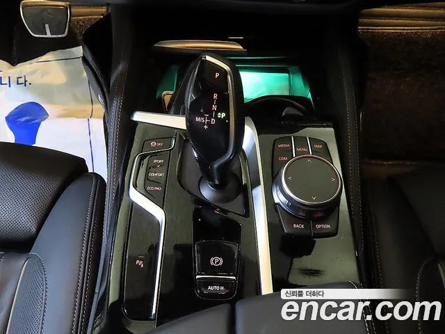 BMW 5 Series G30 — Фото автомобиля 12