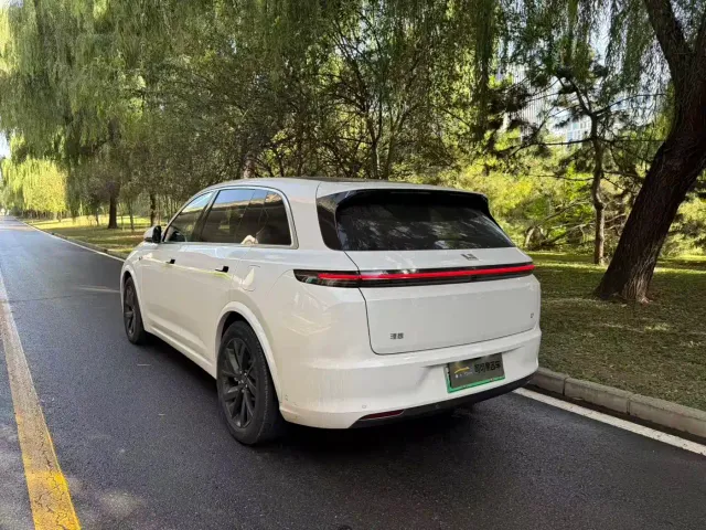 Li Auto L7 — Фото автомобиля 5