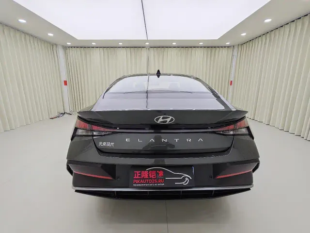 Hyundai Elantra — Фото автомобиля 5