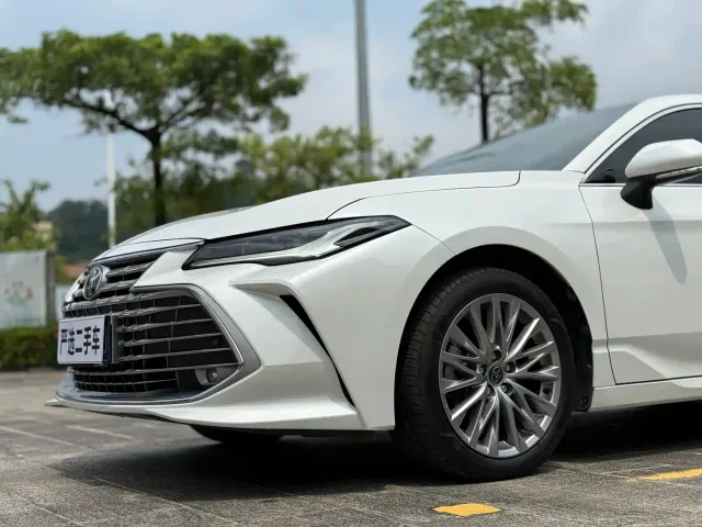 Toyota Avalon — Фото автомобиля 10
