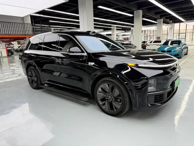 Li Auto L8 — Фото автомобиля 3