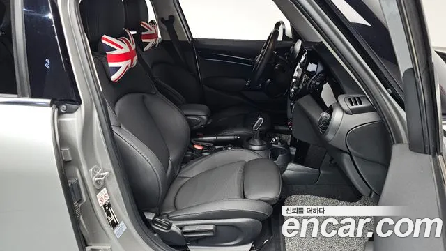 Mini Cooper Cooper 5 дверей Classic — Фото автомобиля 26