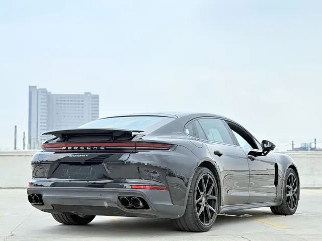 Porsche Panamera — Фото автомобиля 12