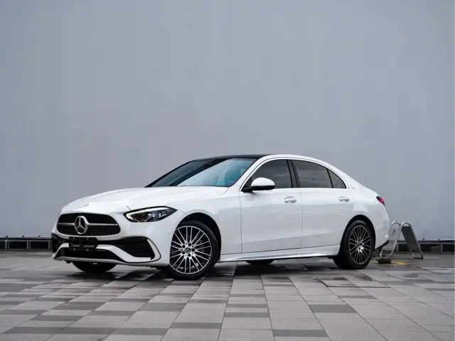 Фотография автомобиля — Mercedes-Benz C-Class