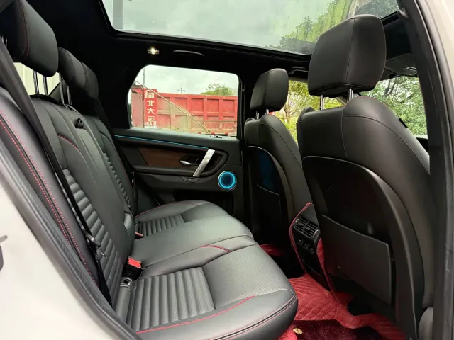 Land Rover Discovery Sport — Фото автомобиля 11