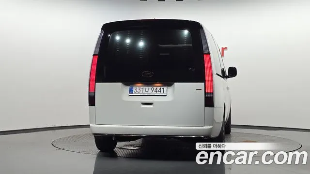 Hyundai Staria Staria 4WD Lounge 9 мест — Фото автомобиля 3