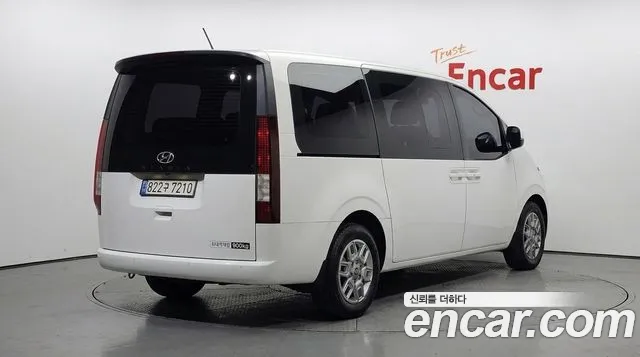 Фотография автомобиля — Hyundai Staria