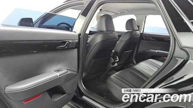 Hyundai Grandeur GN7 — Фото автомобиля 16