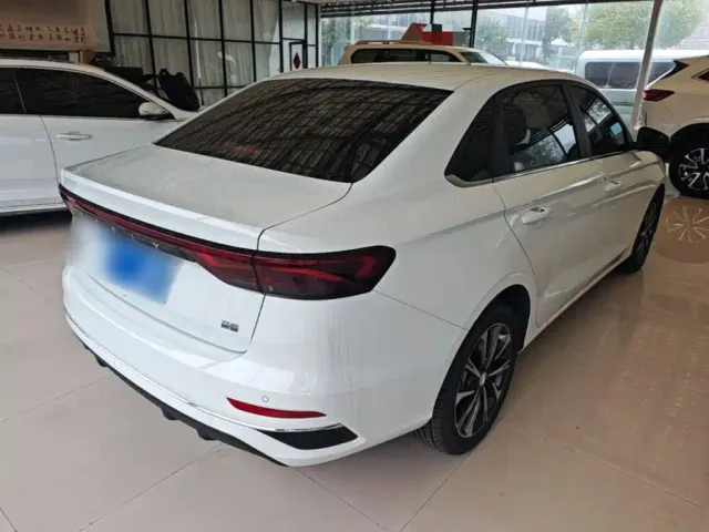 Geely Emgrand — Фото автомобиля 6