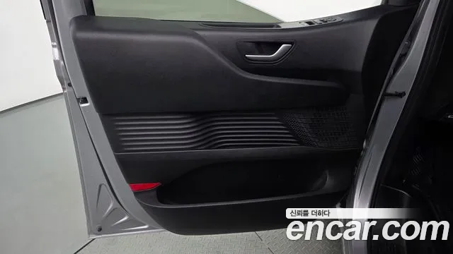 Hyundai Staria — Фото автомобиля 13
