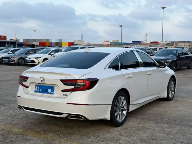 Honda Accord — Фото автомобиля 9