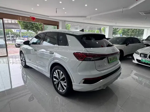 Audi Q4 e-tron — Фото автомобиля 13