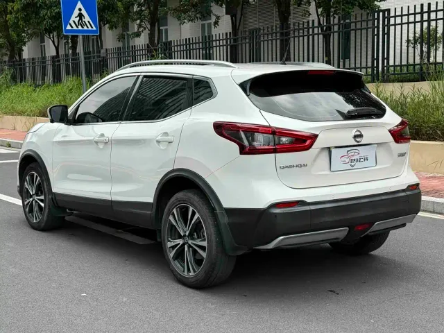Nissan Qashqai — Фото автомобиля 15