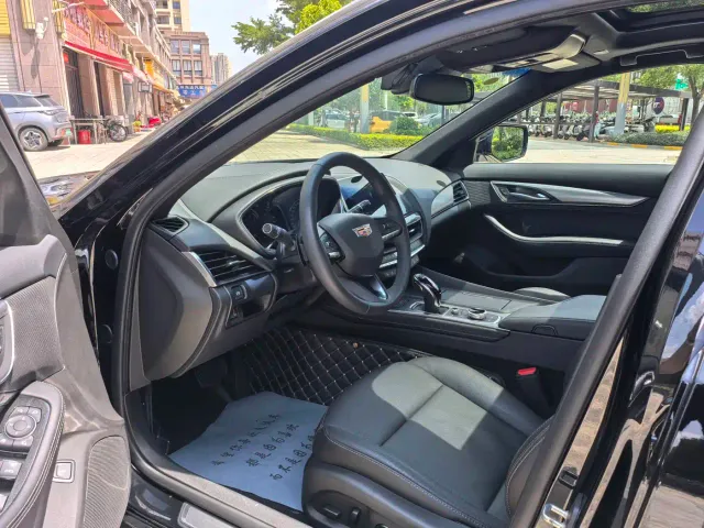 Cadillac CT5 — Фото автомобиля 4