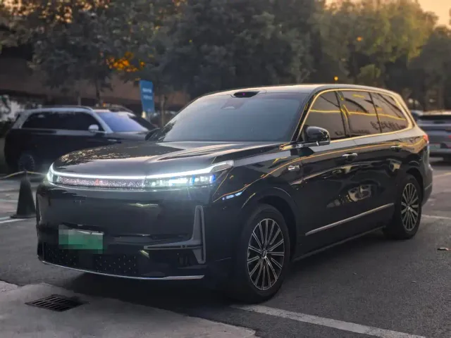 Фотография автомобиля — Geely Galaxy M9