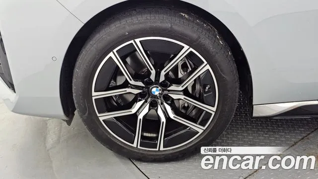 BMW 7-Series 7 серия (G70) 740i sDrive M Sport — Фото автомобиля 5
