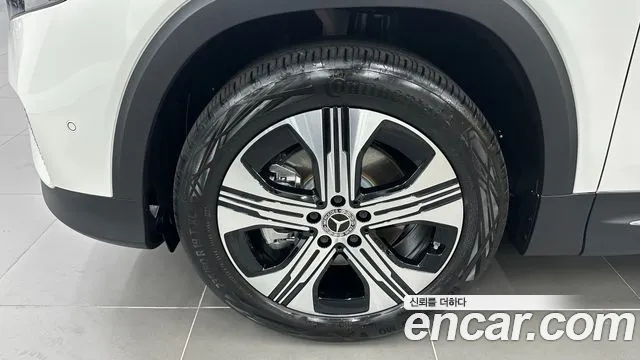 Mercedes-Benz EQB — Фото автомобиля 5