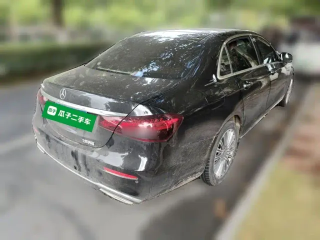 Mercedes-Benz E-Class — Фото автомобиля 4
