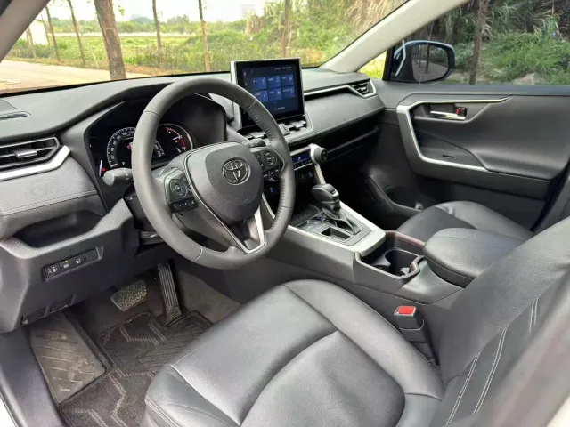 Toyota RAV4 — Фото автомобиля 5