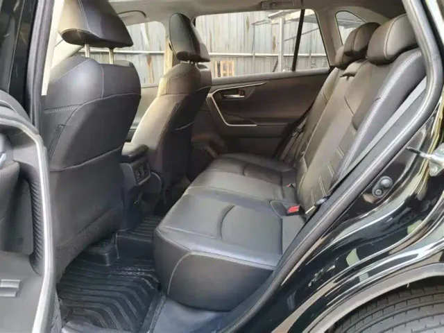 Toyota RAV4 — Фото автомобиля 7