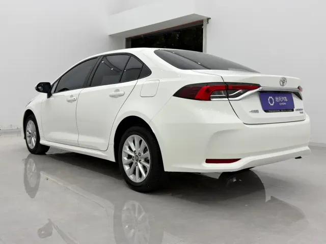 Toyota Corolla — Фото автомобиля 4