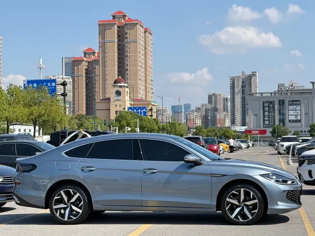 Volkswagen Lamando — Фото автомобиля 6