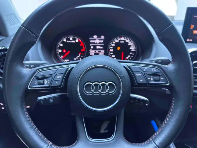 Audi Q2L — Фото автомобиля 10