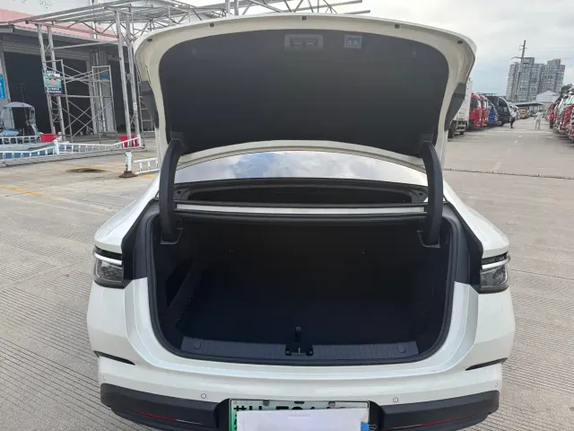 BYD Seal 07 DM-i — Фото автомобиля 13