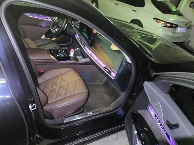 BMW 7 Series — Фото автомобиля 12