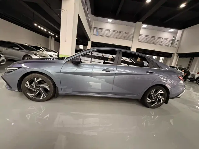Hyundai Elantra — Фото автомобиля 4