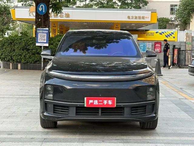 Li Auto L7 — Фото автомобиля 2