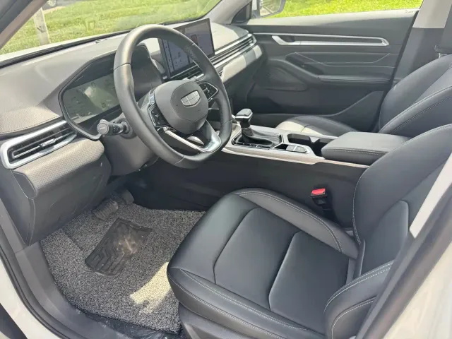 Geely Emgrand — Фото автомобиля 4