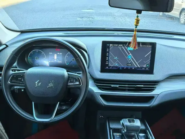 Hongqi E-QM5 — Фото автомобиля 4