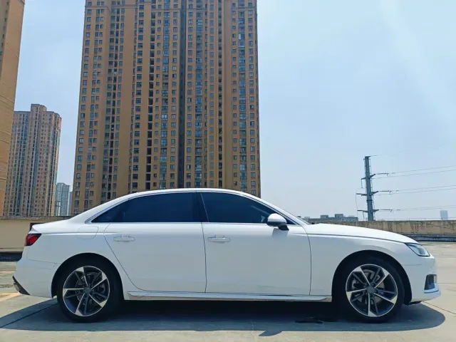 Audi A4L — Фото автомобиля 3